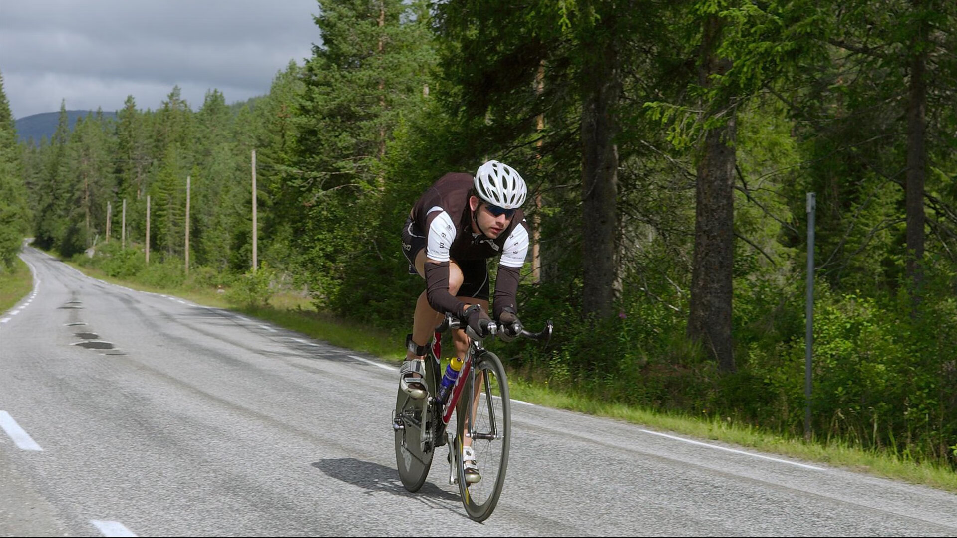 南半球巅峰对决，阿尔瓦雷斯一剑封喉，澳大利亚险胜新西兰